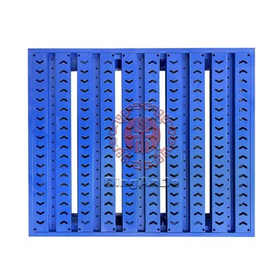 Napoly položená oceľová paleta